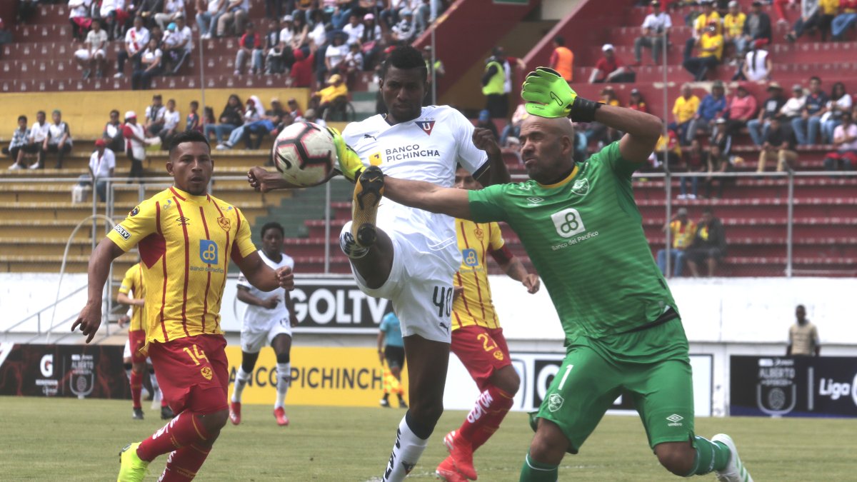 Luis Fernando Fernández fue separado de las filas de Aucas.