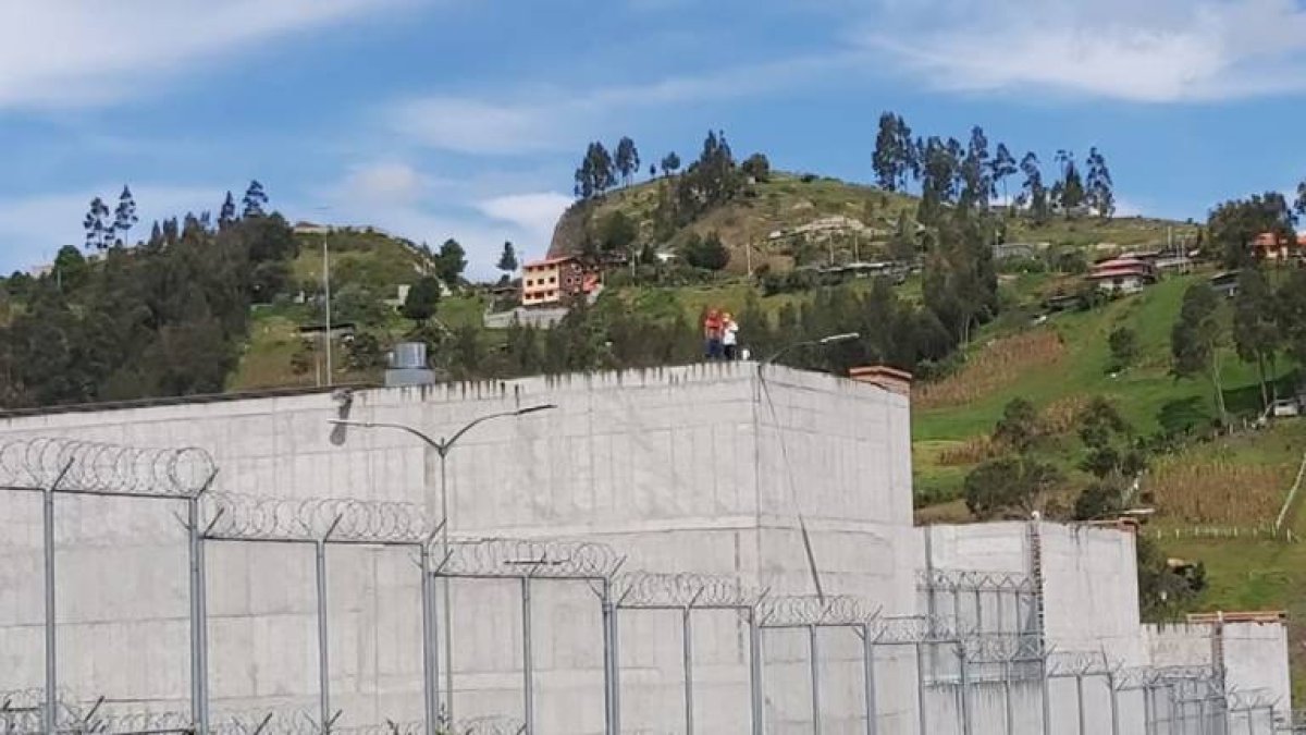 Internos protestan tras la muerte de uno de ellos supuestamente contagiado de COVID-19.