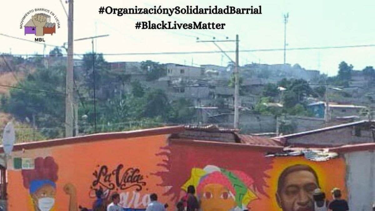 Guayaquil. Varios habitantes de del plan habitacional Socio Vivienda se reunieron este fin de semana para pintar un mural relacionado con las protestas por la muerte de George Floyd.