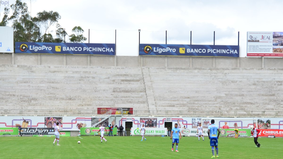 El último duelo del fútbol ecuatoriano fue el 14 de marzo entre Macará y Mushuc Runa se jugó sin público, somo será por ahora.