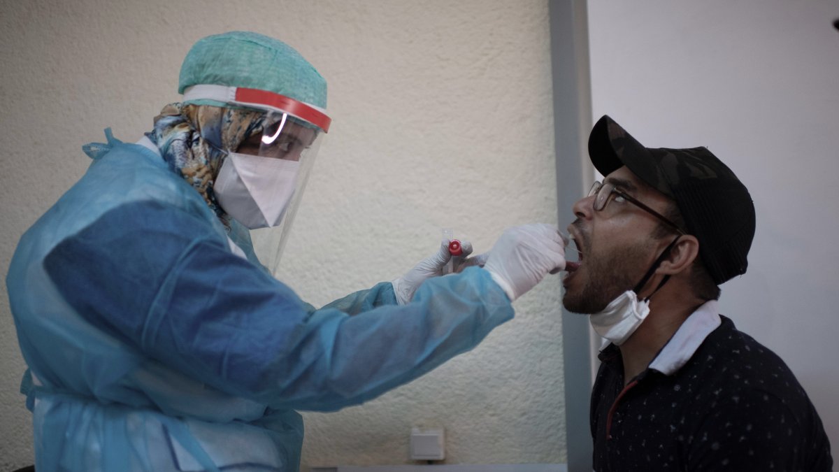 Las mujeres, mayoría entre el personal de salud de la región, son las más afectadas.