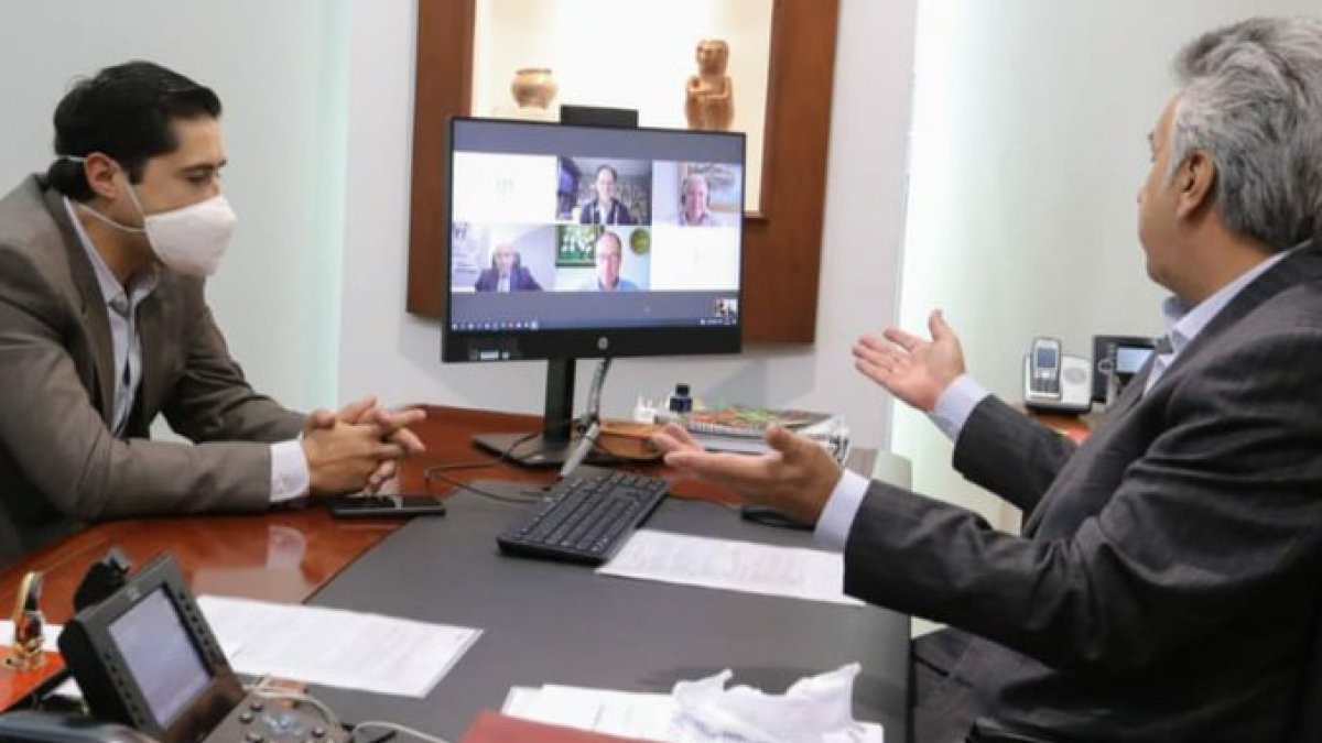 El primer mandatario y las autoridades económicas se reunieron con el Consejo Asesor.