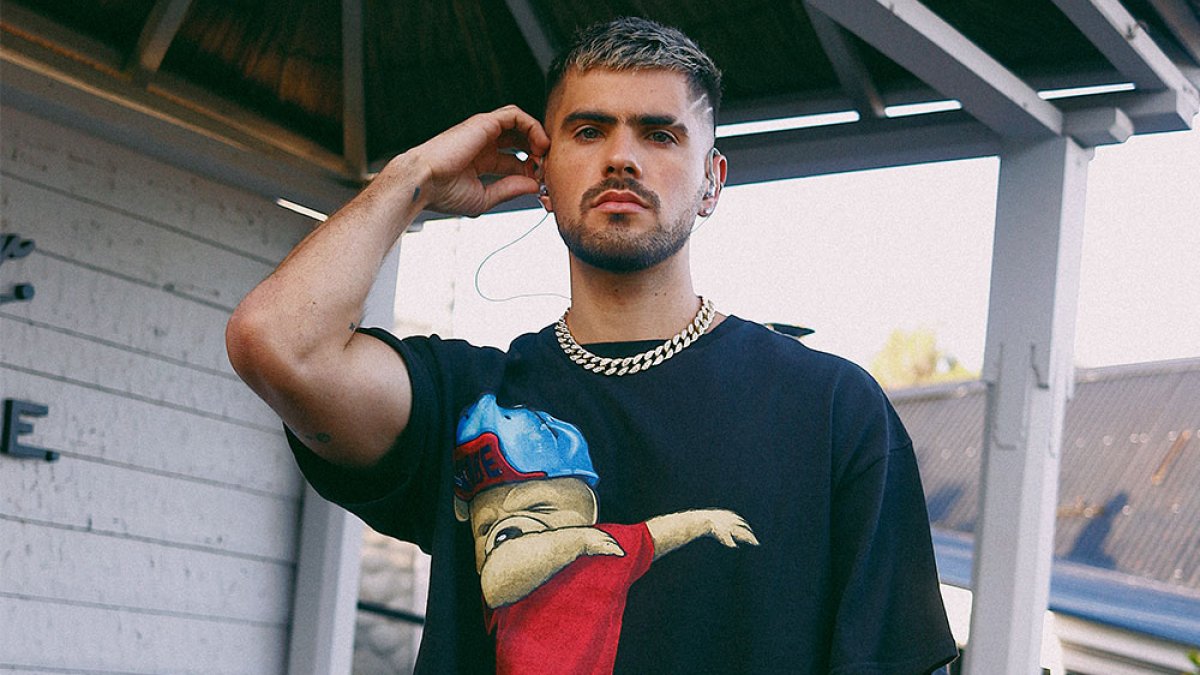 Te va a doler es el actual sencillo de Fer. Me voy es uno de los más famosos.