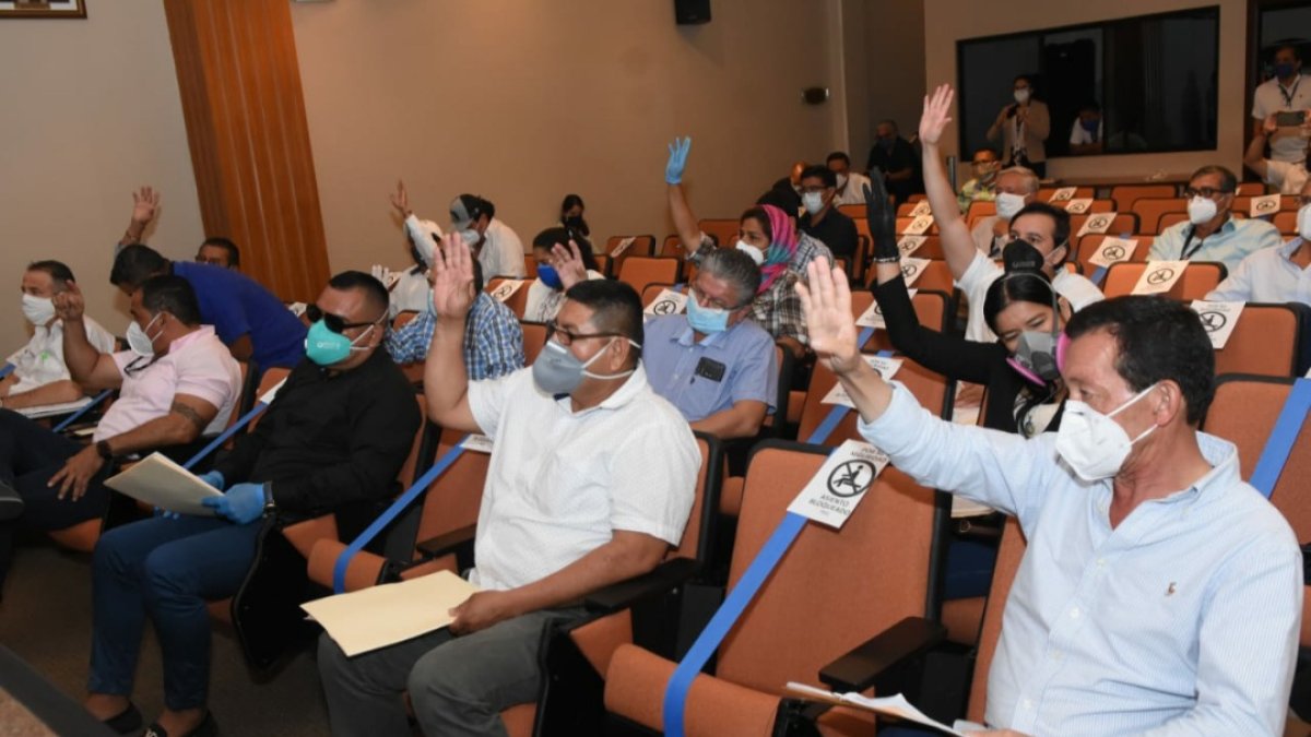 Los consejeros provinciales, en más reciente sesión de Consejo en la que algunos manifestaron su apoyo al prefecto Morales.