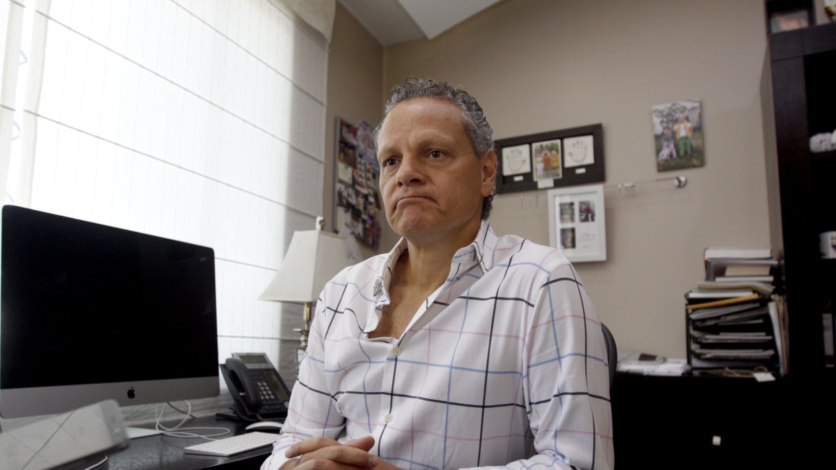 Esteban Paz, dirigente de Liga de Quito, se disculpó con el público.