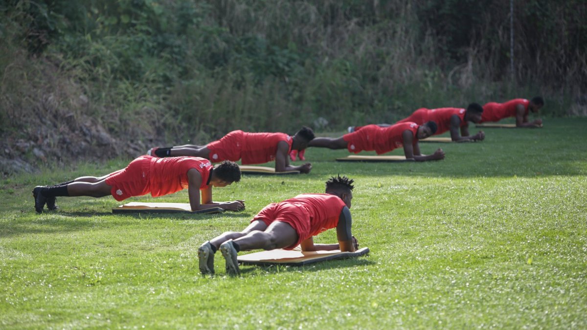 Barcelona trabaja con la intención de ponerse en forma de cara al reinicio del campeonato.