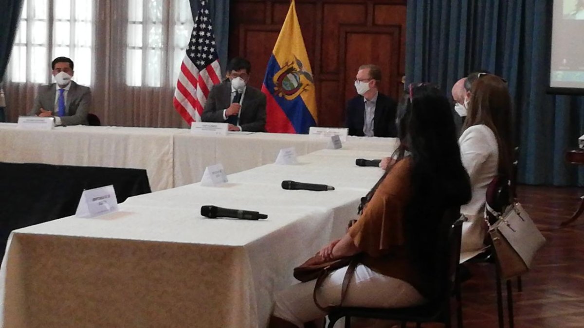 Ecuador y Estados Unidos continuarán cooperando para mejorar la economía ecuatoriana, aseguraron las autoridades de ambos países.