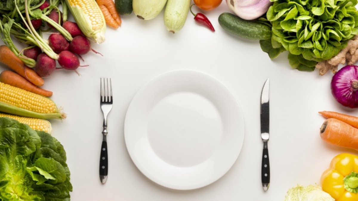 Una alimentación balanceada nos ayudará a preparar mejor a nuestro sistema inmune.