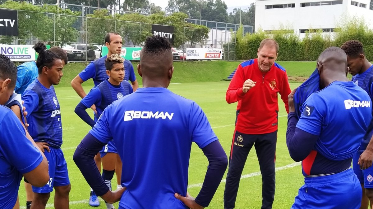 Olmedo tendrá que buscar un nuevo entrenador que se ajuste a su crisis económica