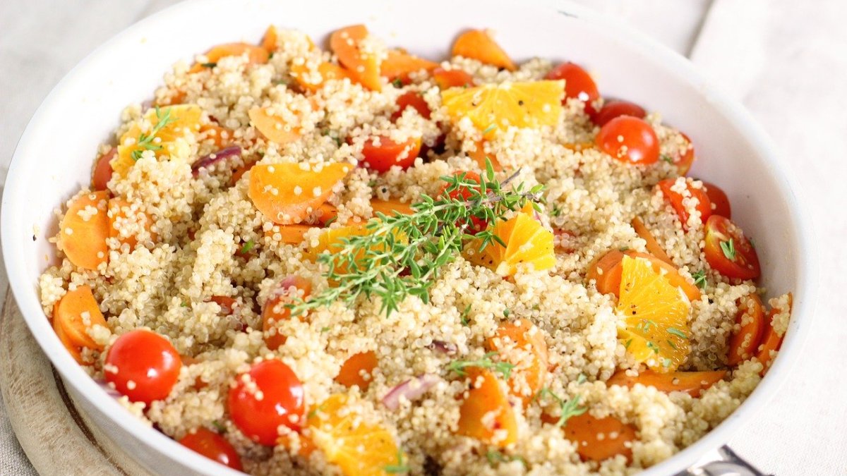 La quinoa es un cereal alto en fibra.