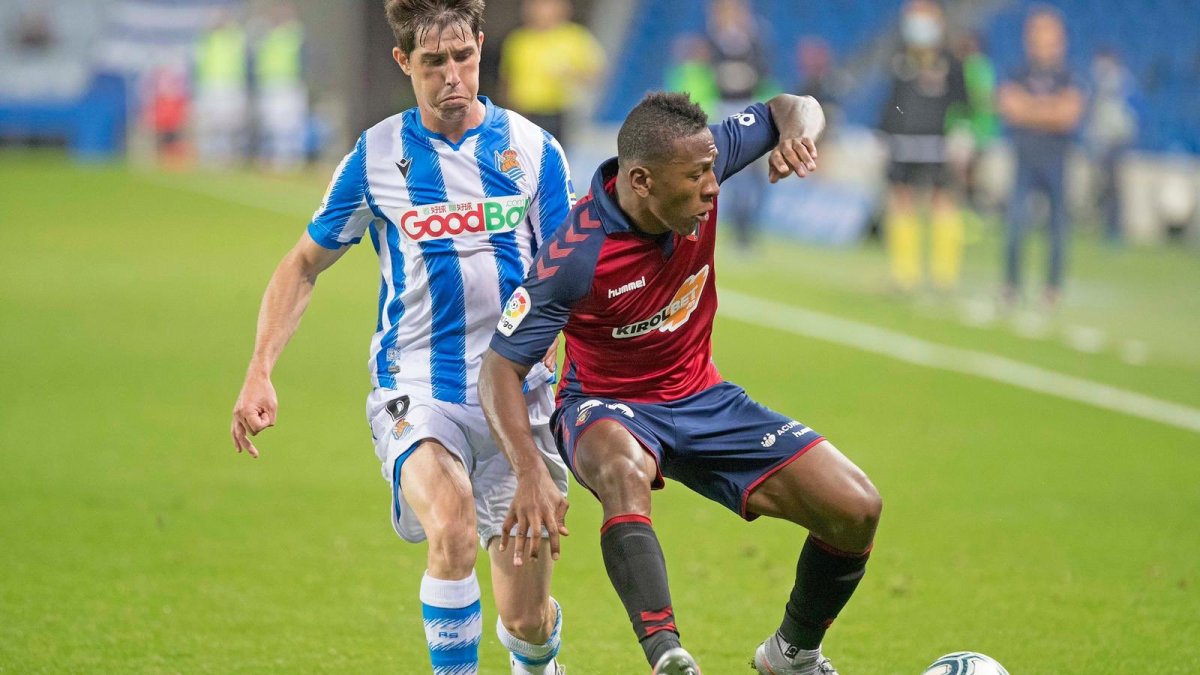 Pervis Estupiñan, marcapunta tricolor del Osasuna, destaca por su juego de marca y proyección ofensiva.