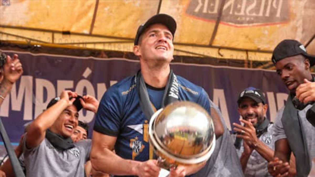 Jorge Pinos sigue a la espera de la resolución del TAS por la polémica con Técnico Universitario.