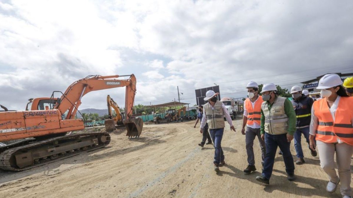 El 4 de junio, el vicepresidente Otto Sonnenholzner visitó la construcción del hospital de Bahía de Caráquez, en compañía del gobernador de Manabí, Tito Nilton, y la alcaldesa del cantón, Ingrid Zambrano.