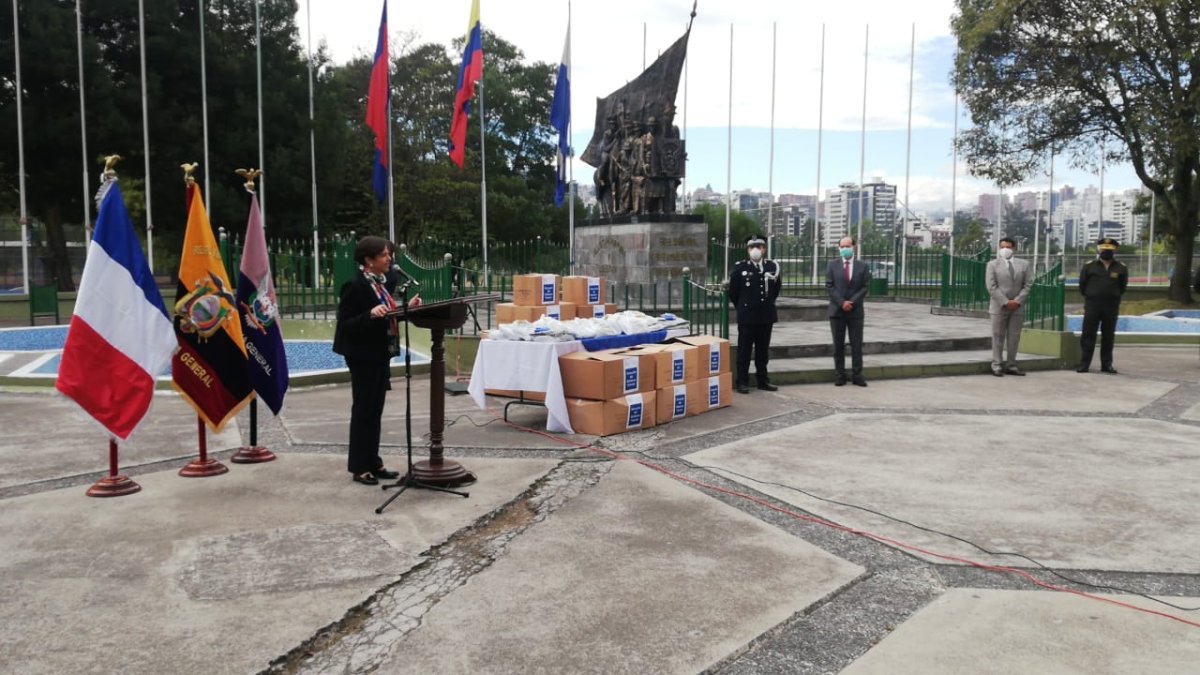 La Embajada de Francia donó insumos este miércoles. En el acto estuvo la ministra María Paula Romo.
