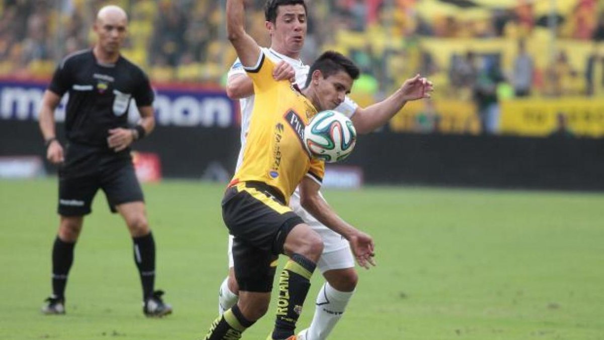 Luis Saritama no logró destacar en Barcelona, pese al nivel que siempre mostró en otros equipos.