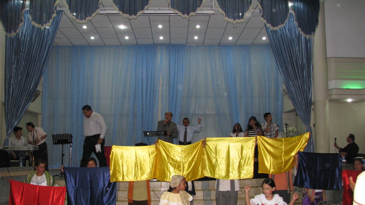 Referencial. El COE Nacional aprobó los protocolos para la reapertura progresiva.