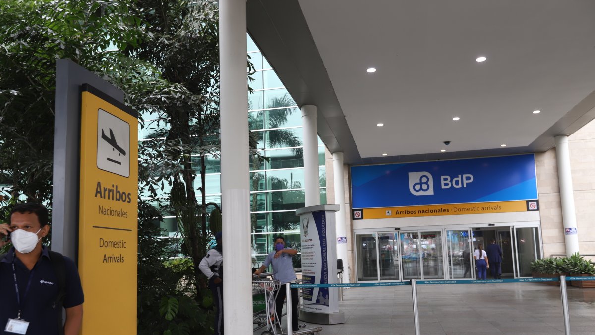 Hecho. En el aeropuerto, los vuelos nacionales se reanudaron recién el pasado lunes.