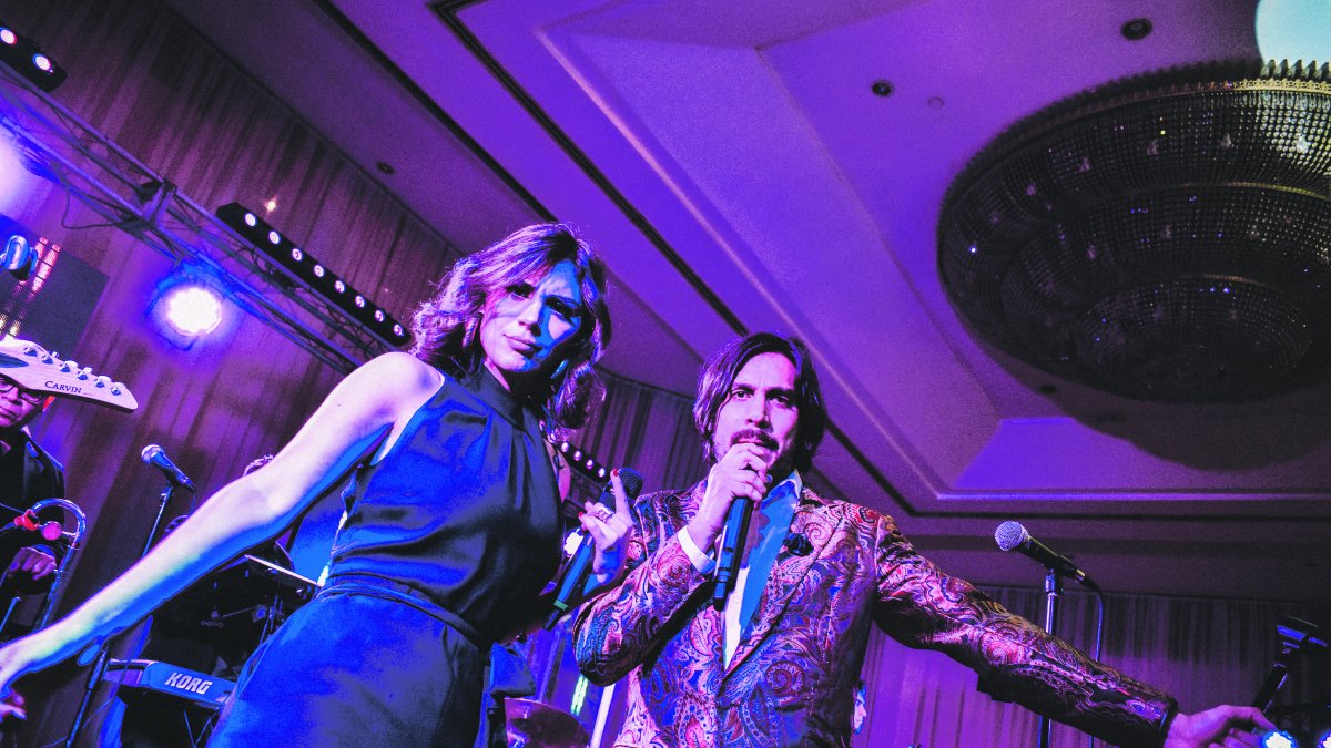 Israel es uno de los cantantes más versátiles del país al interpretar cualquier género.