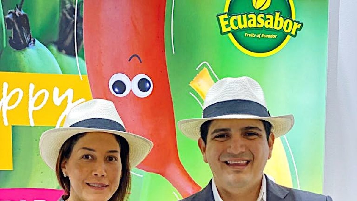 Ubilla junto a José Antonio Hidalgo, director ejecutivo de AEBE.