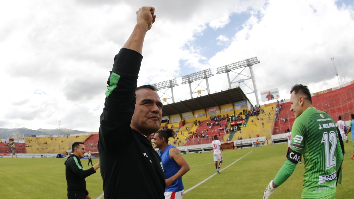 Geovanny Cumbicus tratará de llevar al club a la Copa Sudamericana. Ya dirigió en ese torneo en sus dos planteles anteriores