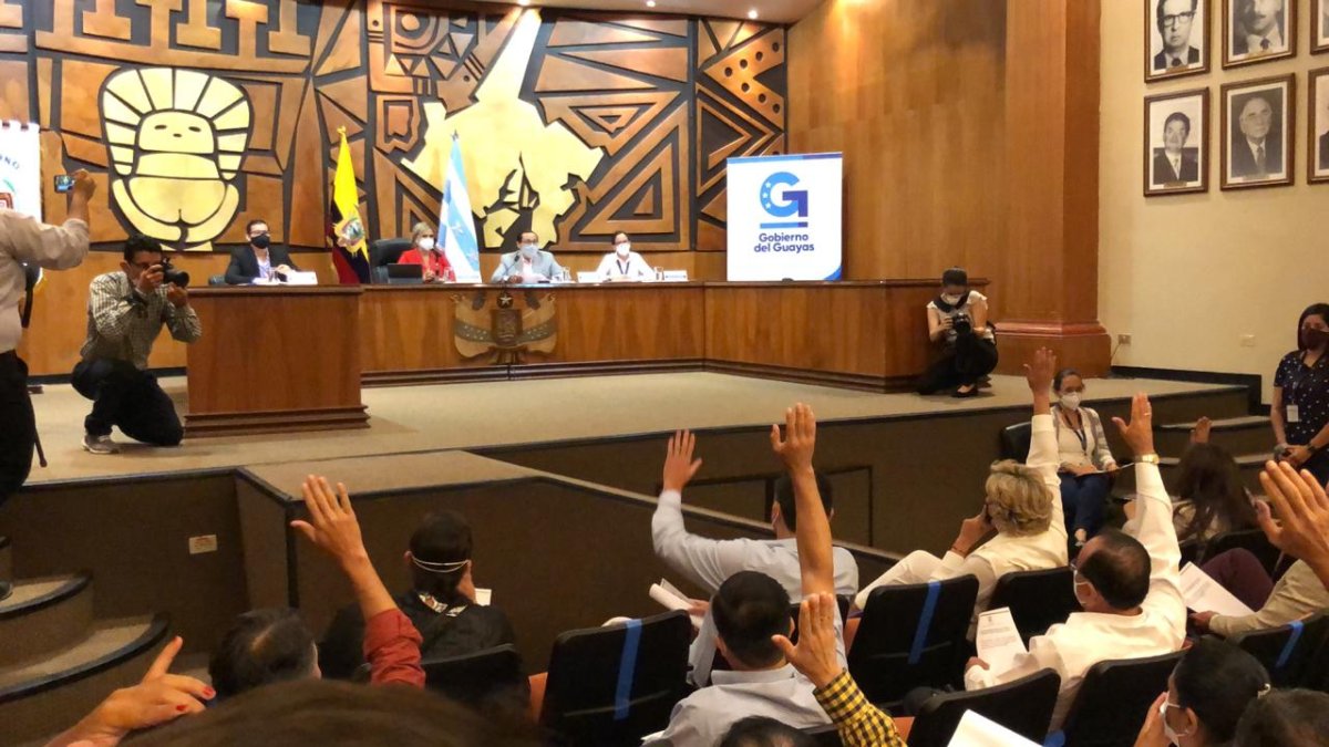 Los alcaldes votaron porque Juan José Yúnez, de Samborondón, formara parte de la Comisión de Mesa.
