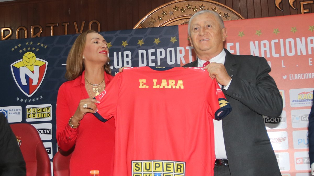 Eduardo Lara fue presentado como entrenador de El Nacional, en noviembre del año anterior.