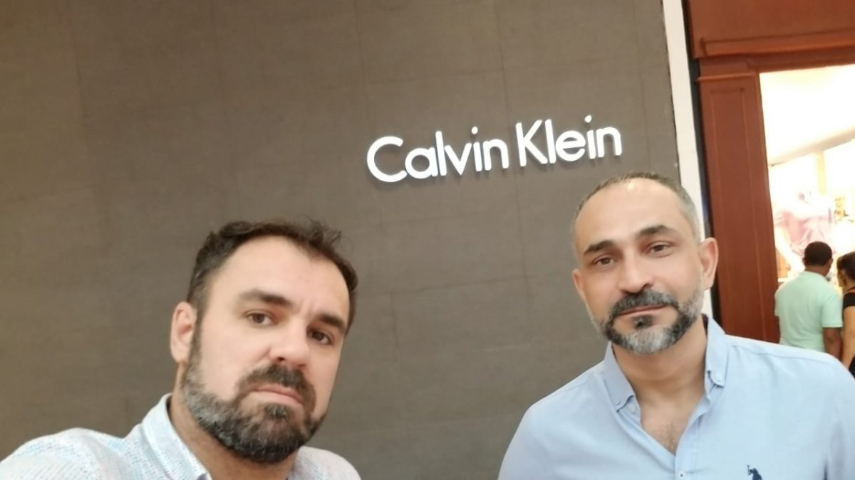 La pareja de la actriz, Taner y Soner Durmuf, quien es esposo de Mercedes Payne.