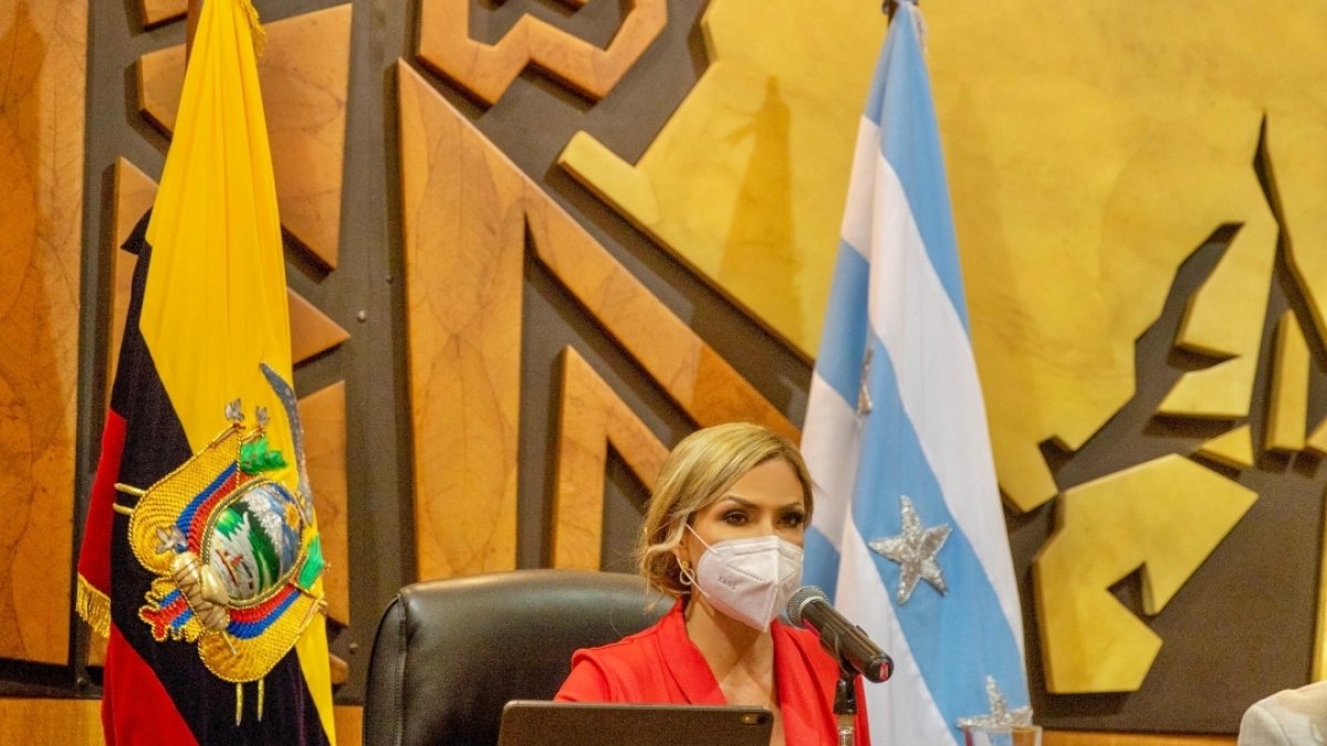 Susana González deberá asumir el cargo como nuevo prefecta provincial.