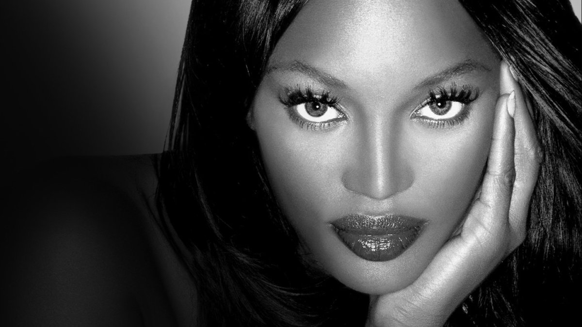 Naomi asegura que cuando empezó como modelo trataron de vestirla como sirvienta.