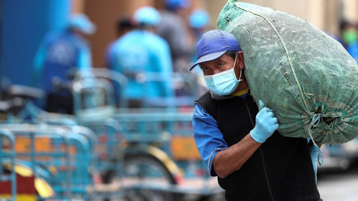 Guayas registra dos fallecidos más en las últimas 24 horas (de 1.543 a 1.545). Manabí, por su parte, pasó de 561 a 570.