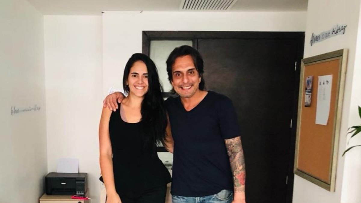 Paola afirma ser amiga de Kikín desde que fueron compañeros de trabajo en 2017.