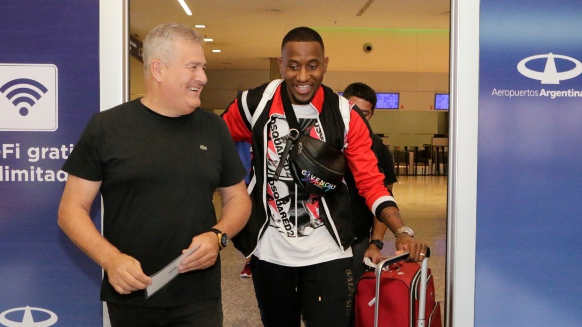 El delantero Jaime Ayoví volvería al fútbol ecuatoriano.