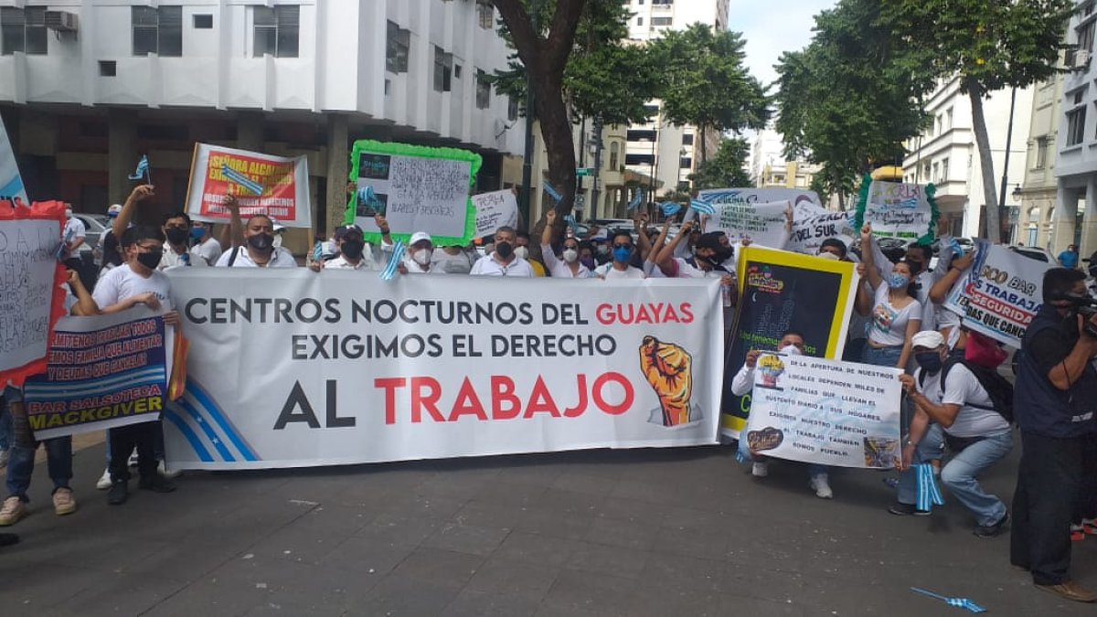 El plantón se dio en la Plaza de la Administracion, situada en el centro de la ciudad.