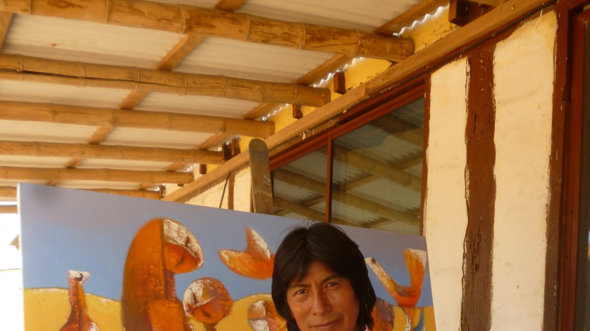 Olmedo Quimbita nació en en Latacunga capital de la provincia de Cotopaxi. Ahora vive entre la comuna Olón y Guayaquil.