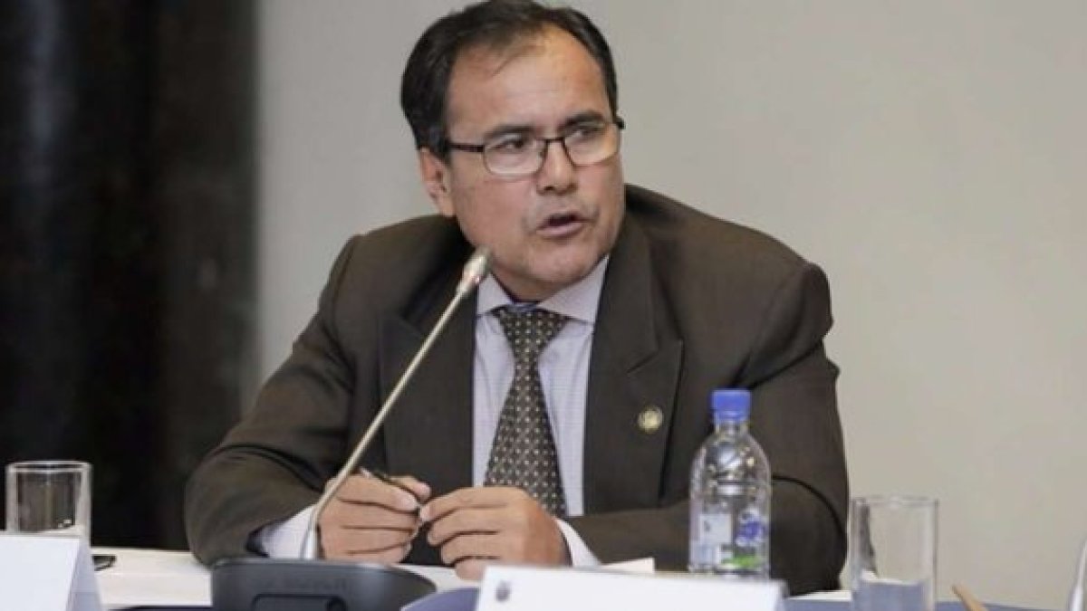 El asambleísta Raúl Tello considera que la Ley es regresiva en derechos y afecta a los trabajadores