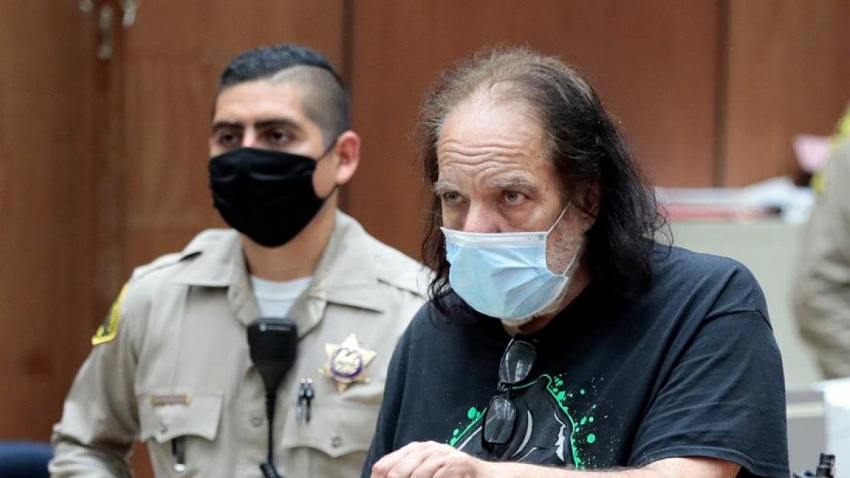 De ser hallado culpable, enfrentaría una condena de 90 años de cárcel.