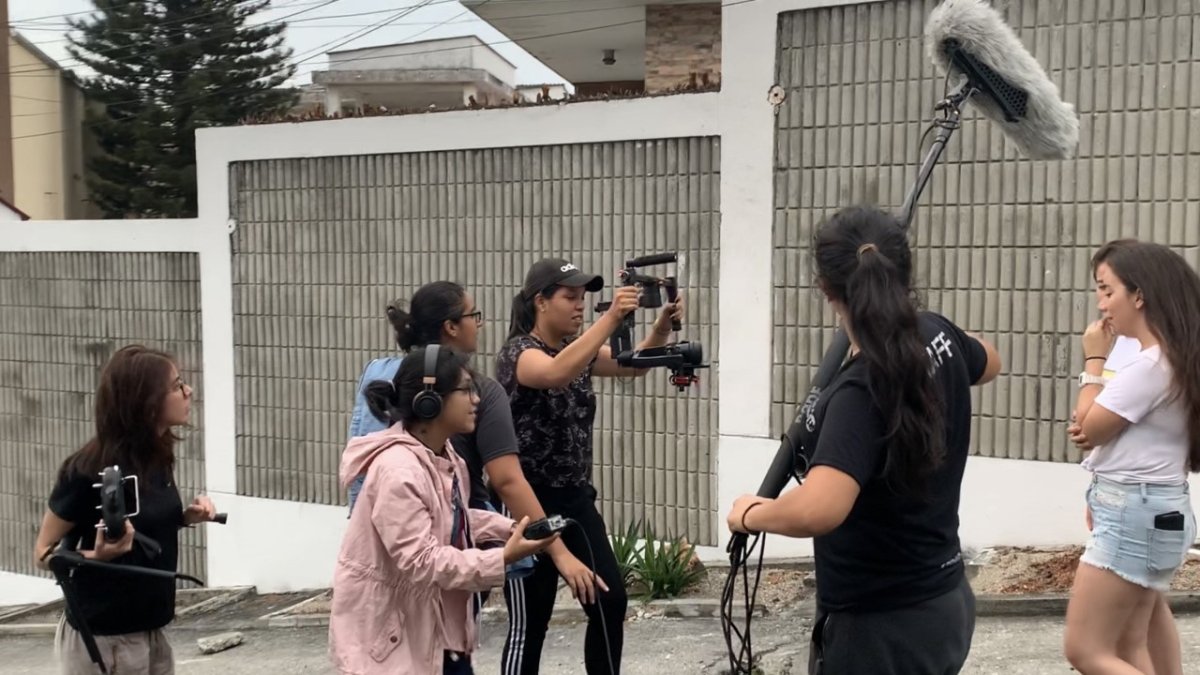 Tras cámaras de las filmaciones del largometraje 'Guayaquil de mis amores', en Los Ceibos.