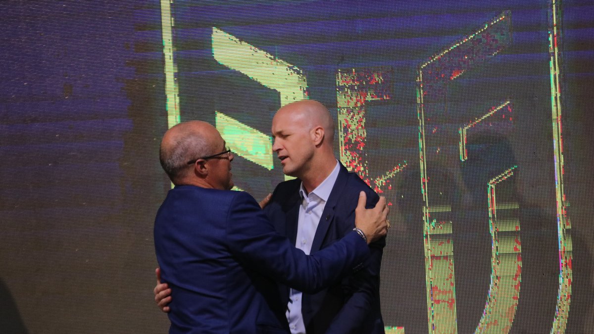 Jordi Cruyff se estrenaría en el banquillo de Ecuador en septiembre. Fue presentado en enero.