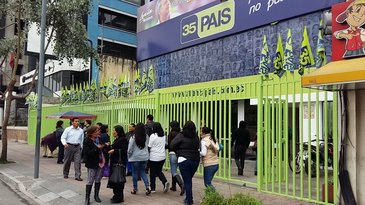 La sede principal de la organización política en la avenida Shyris de Quito.