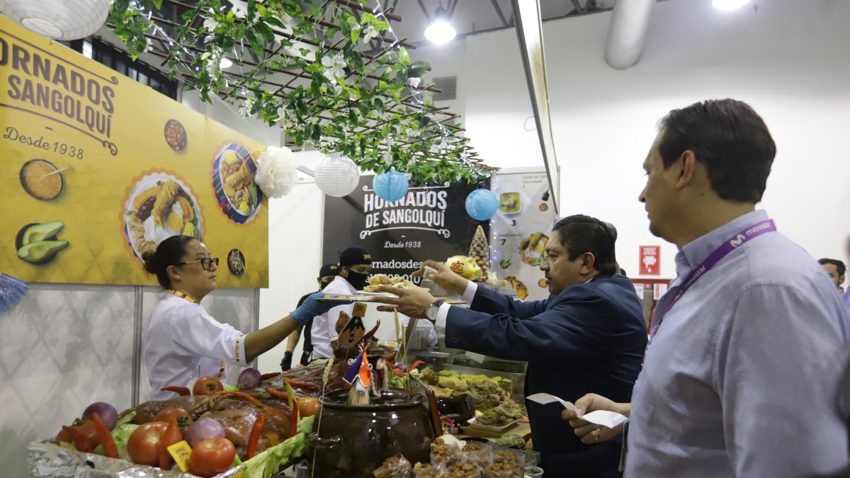 Referencial. La sexta edición de la feria gastronómica Raíces se desarrolló enjulio pasado, ahora se aplazará hasta octubre.