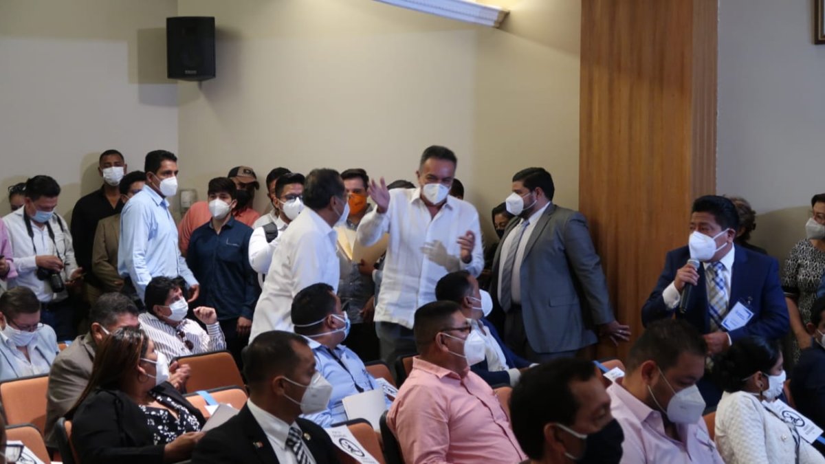 Votación. José Yúnez, elegido viceprefecto de Guayas con el voto de los 30 consejeros.