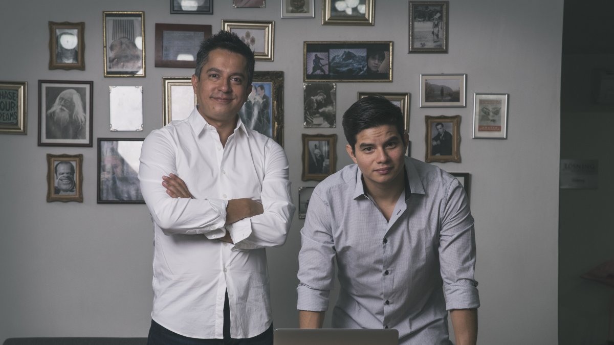 Miguel Torres (izquierda) junto a Luis Loaiza (derecha), co-fundadores de Shippify.