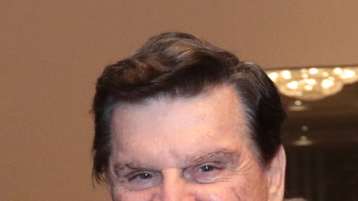 Roberto Bitar fue profesor del colegio San José La Salle, de Guayaquil, por 41 años. Se retiró en 2003.