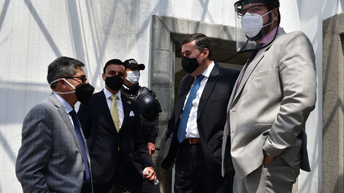 Abogados de los acusados en el caso sobornos acudieron a la audiencia de apelación.