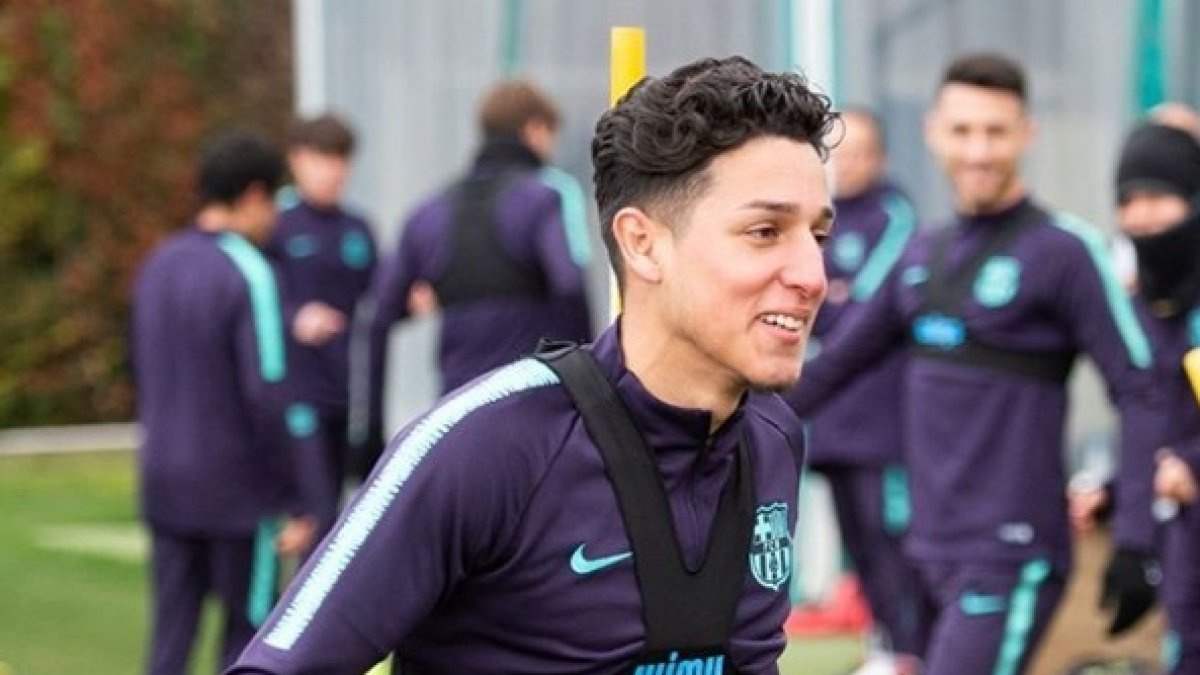 El jugador se despidió del Barcelona de España después de no llegar a un acuerdo económico para la renovación