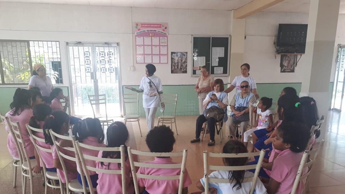 Acorvol brinda apoyo a la casa hogar. El año pasado colaboró con charlas y entrega de kits de higiene personal.