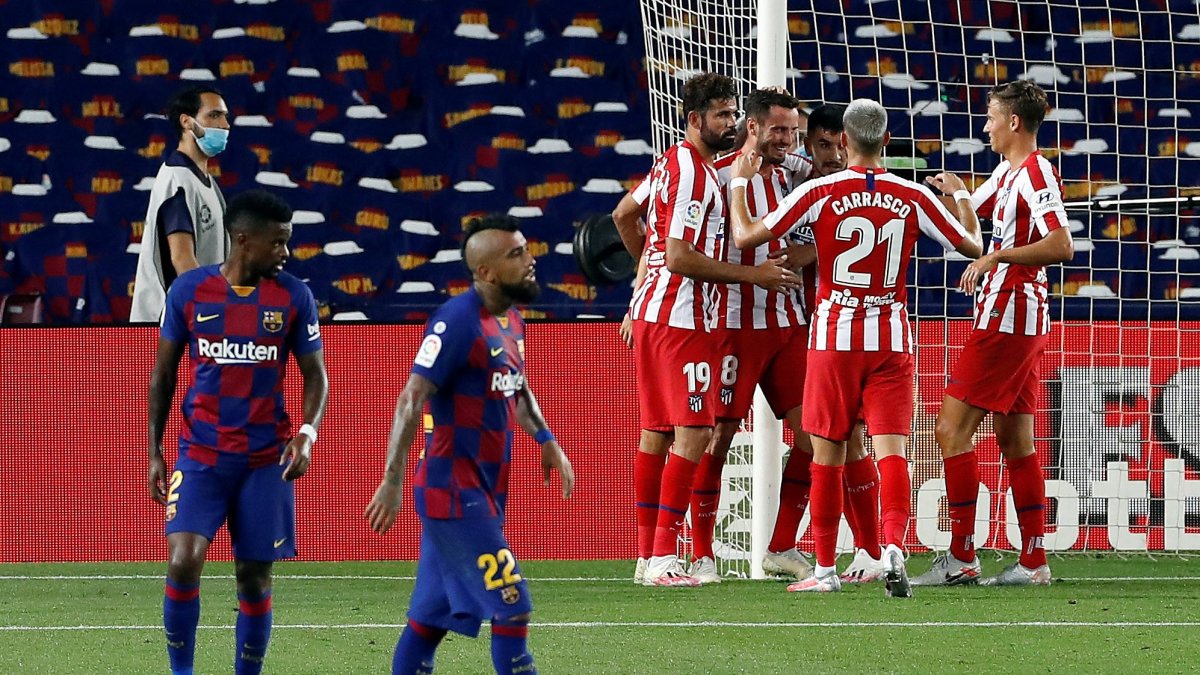 Los jugadores culés no ocultaron su frustración tras el amargo empate.