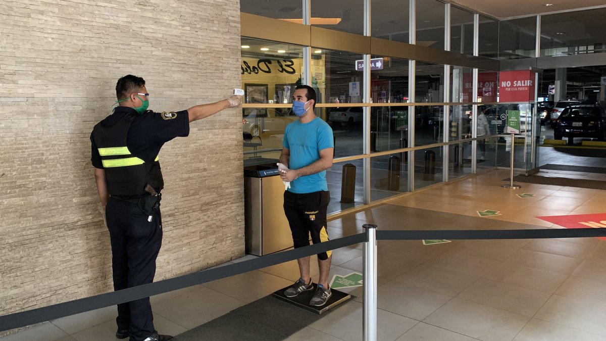 La toma de temperatura es necesaria para el ingreso al CityMall.