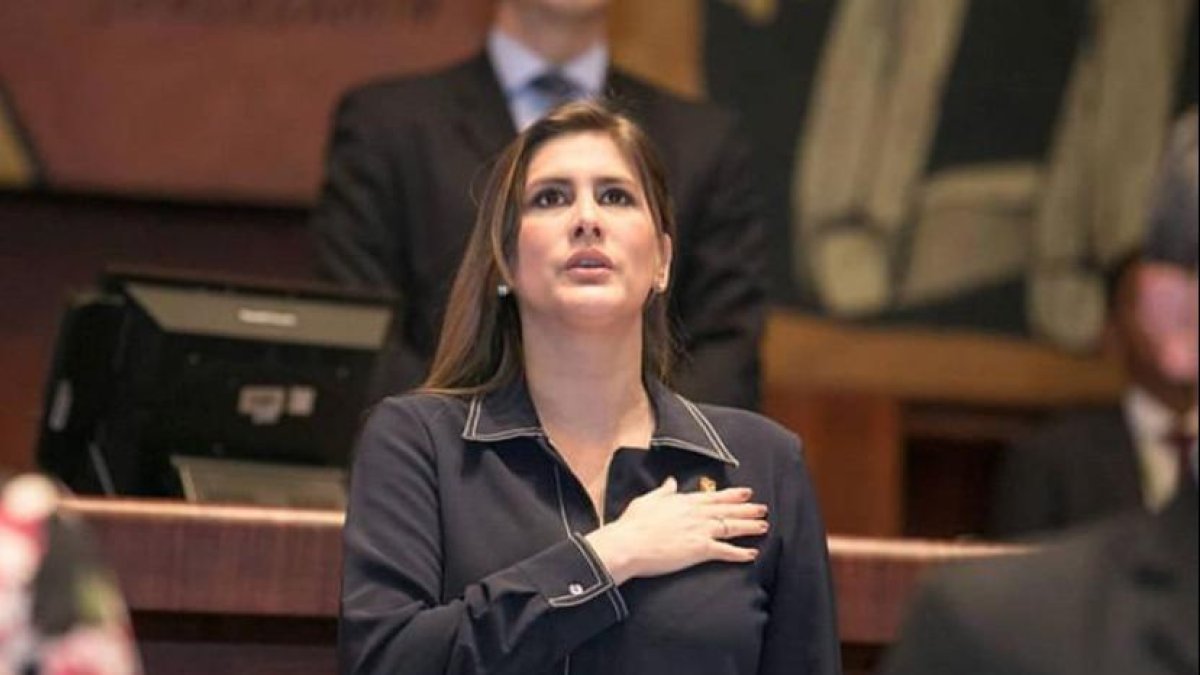 Cristina Reyes anuncia su precandidatura por el PSC para las elecciones 2021.