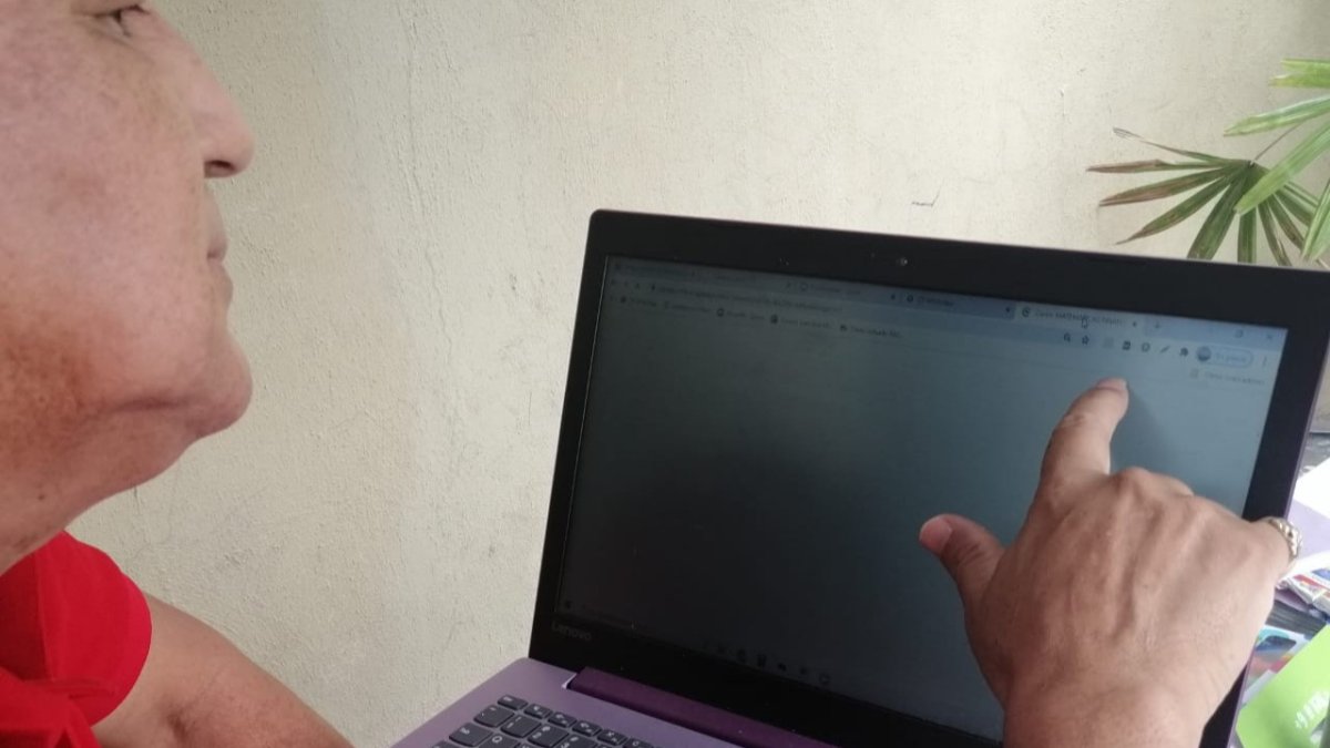 Los docentes de la Universidad de Guayaquil tuvieron problemas para conectarse a las plataformas digitales.